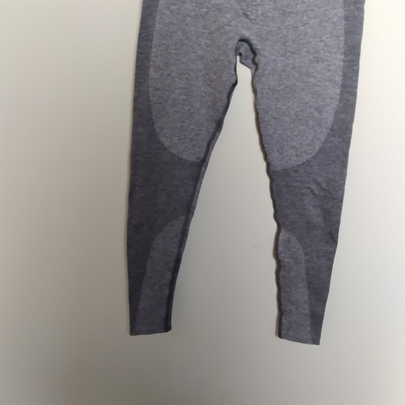 Gymshark Gray and Blue Colorblock Flex Cropped Athletic Leggings Size Small - Picture 7 of 13